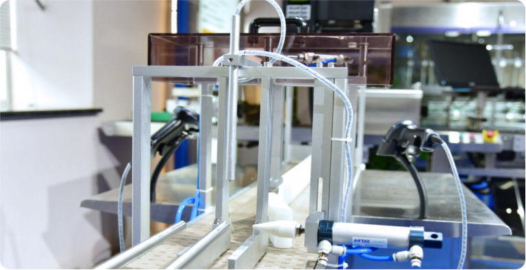 Dispensador de líquido químico de acero inoxidable con alta precisión de llenado, que garantiza una dispensación consistente del volumen de químico